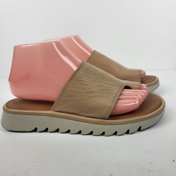 Caslon Farley Beige Toe Loop Sandals Slip on Size 6.5 - Picture 3 of 12